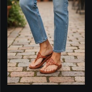 TORY BURCH MILLER CLOUD SANDAL AGED CAMELLO SIZE 6